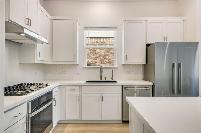 253 Darley Oak DR, Dripping Springs, TX 78620