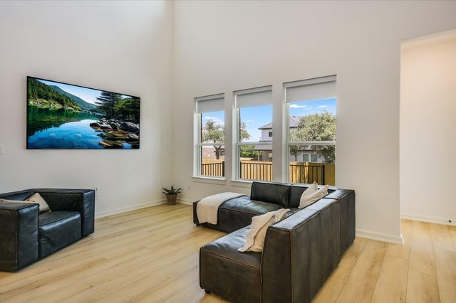 253 Darley Oak DR, Dripping Springs, TX 78620