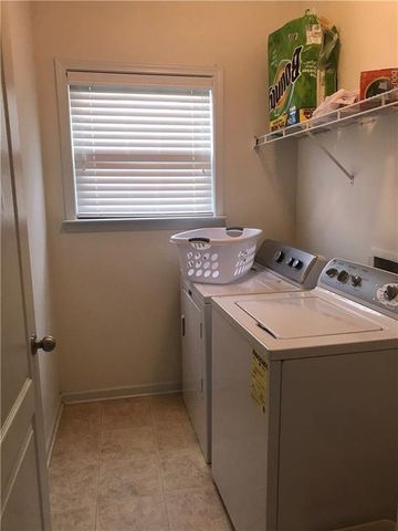 206 Tralee Circle, Fairburn, GA 30213