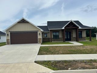 2471 GREENSIDE DR, Boonville, MO 65233
