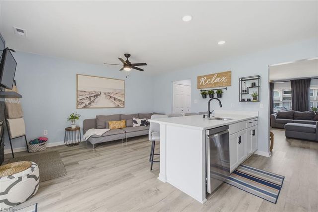 728 Quesnel DR, Virginia Beach, VA 23454
