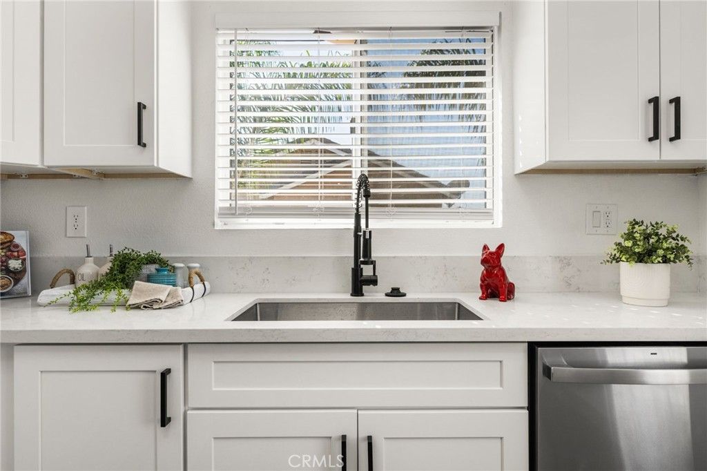 1122 Mirada, Perris, CA 92571 — photo 3