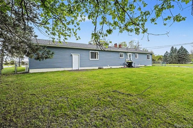 4987 E M 36, Hamburg Township, MI 48169