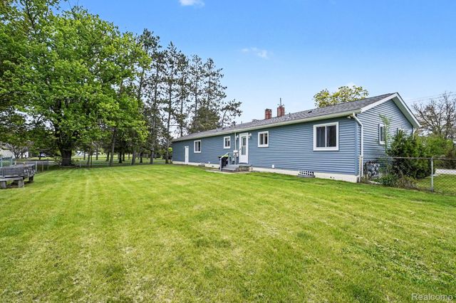 4987 E M 36, Hamburg Township, MI 48169