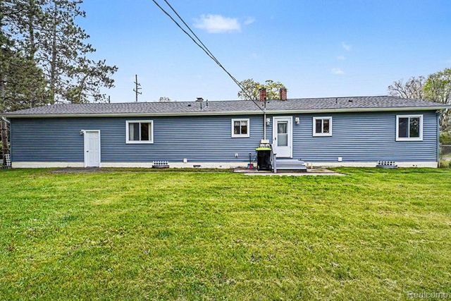 4987 E M 36, Hamburg Township, MI 48169