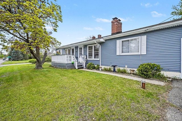 4987 E M 36, Hamburg Township, MI 48169