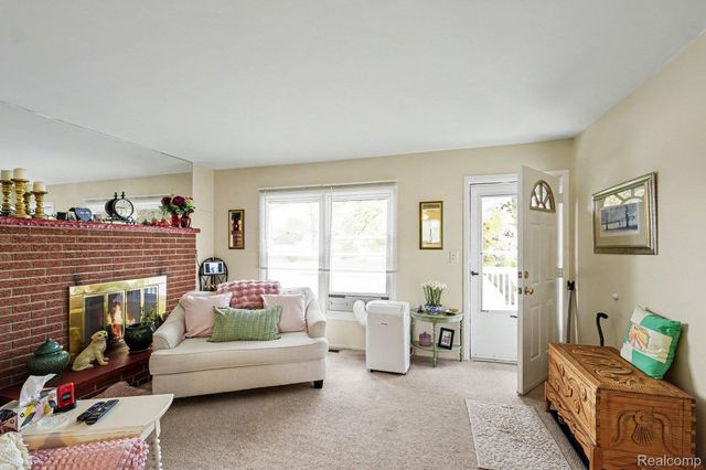 4987 E M 36, Hamburg Township, MI 48169