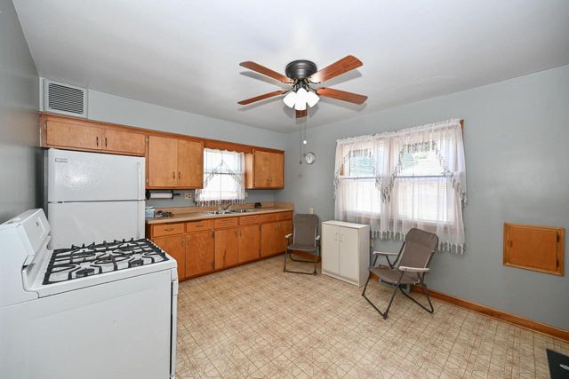 4164 S 4th STREET, Milwaukee, WI 53207