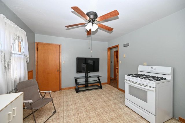 4164 S 4th STREET, Milwaukee, WI 53207