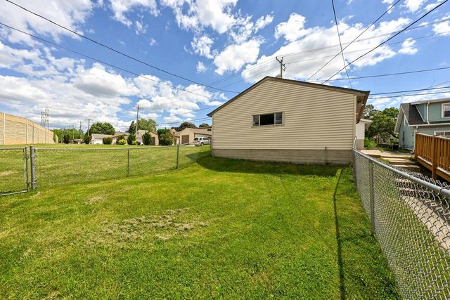 4164 S 4th STREET, Milwaukee, WI 53207