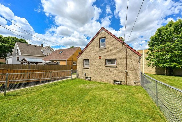 4164 S 4th STREET, Milwaukee, WI 53207