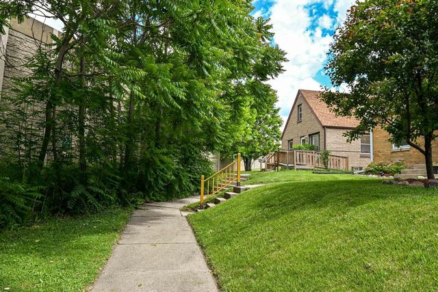 4164 S 4th STREET, Milwaukee, WI 53207