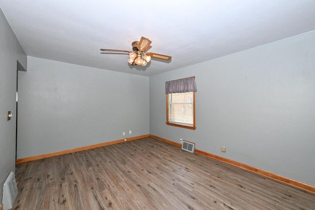 4164 S 4th STREET, Milwaukee, WI 53207
