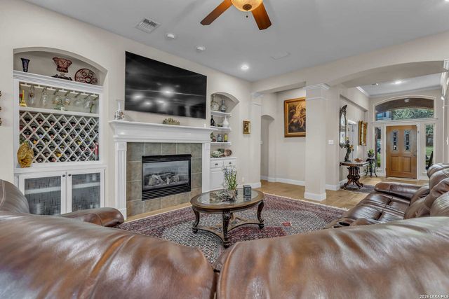 602 Mesa Rdg, San Antonio, TX 78258