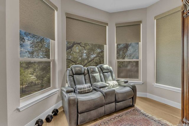 602 Mesa Rdg, San Antonio, TX 78258