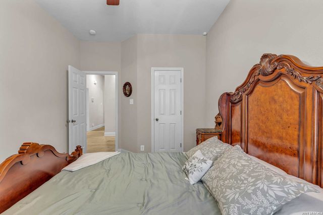 602 Mesa Rdg, San Antonio, TX 78258