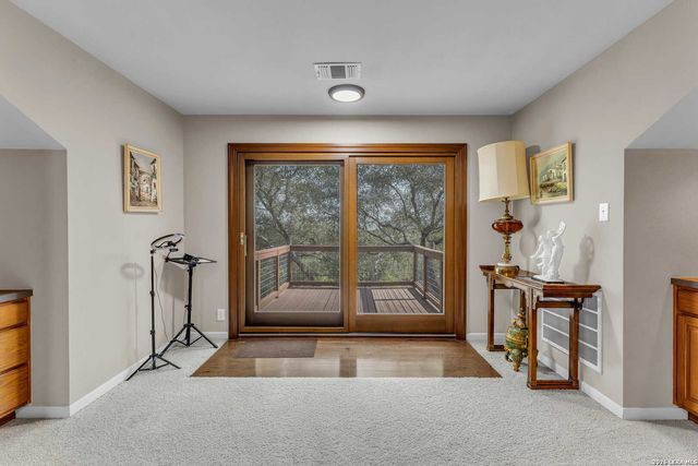 602 Mesa Rdg, San Antonio, TX 78258