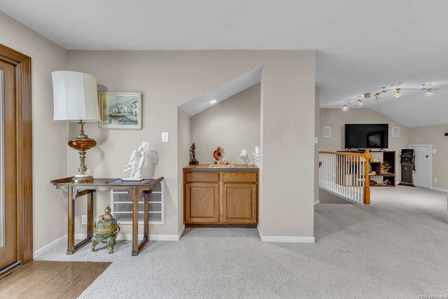 602 Mesa Rdg, San Antonio, TX 78258