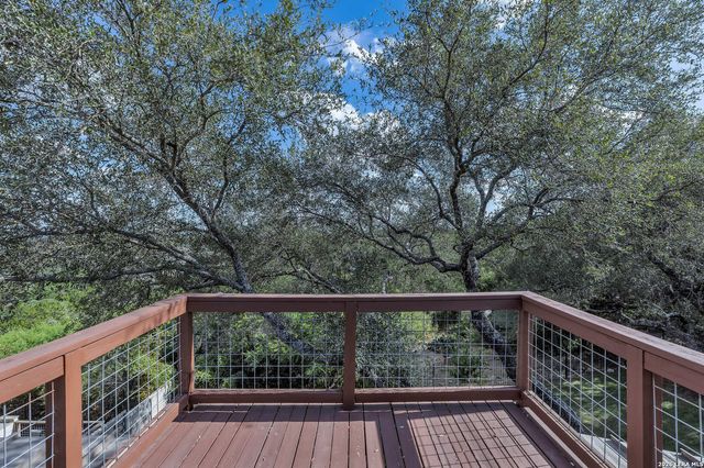 602 Mesa Rdg, San Antonio, TX 78258