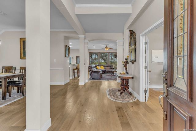 602 Mesa Rdg, San Antonio, TX 78258
