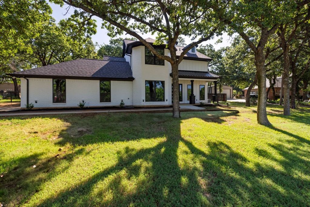 2333 Trail Tree Court, Burleson, TX 76028