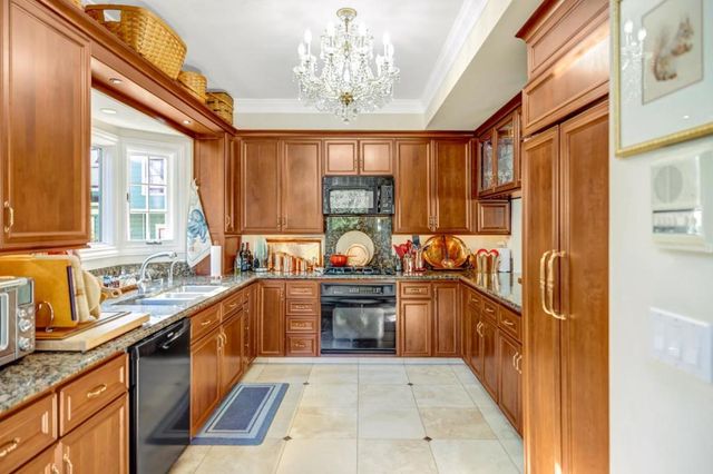 127 16th Street, Pacific Grove, CA 93950