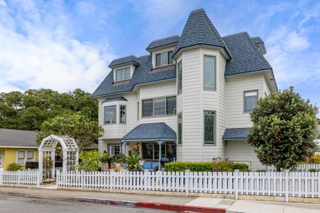 127 16th Street, Pacific Grove, CA 93950
