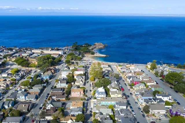 127 16th Street, Pacific Grove, CA 93950