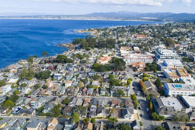127 16th Street, Pacific Grove, CA 93950