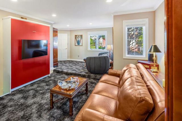 127 16th Street, Pacific Grove, CA 93950