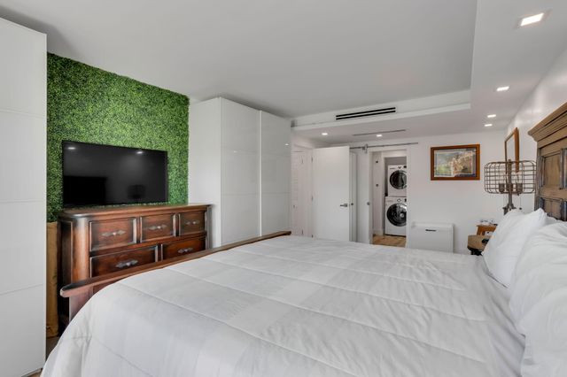 1839 Middle River Drive 303, Fort Lauderdale, FL 33305