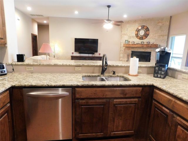 7032 Fm 1567, Lone Oak, TX 75453