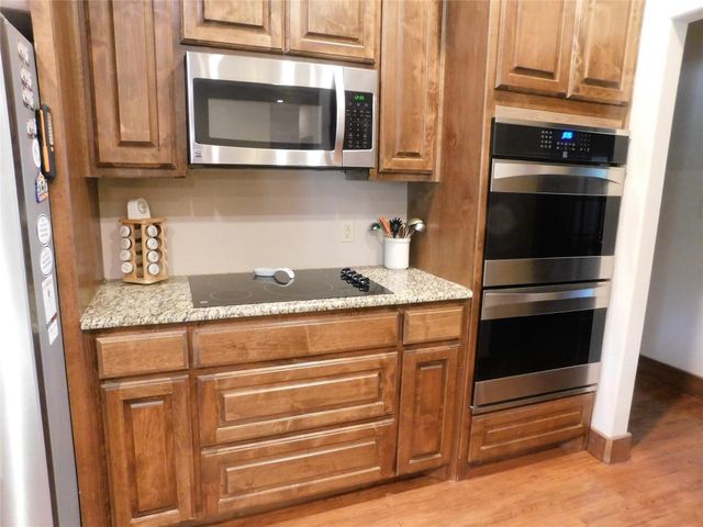 7032 Fm 1567, Lone Oak, TX 75453