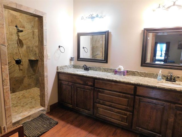 7032 Fm 1567, Lone Oak, TX 75453