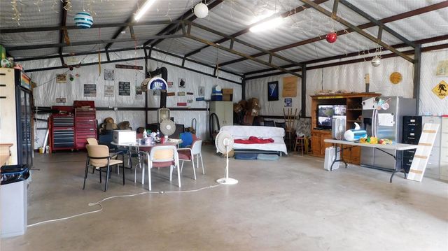 7032 Fm 1567, Lone Oak, TX 75453