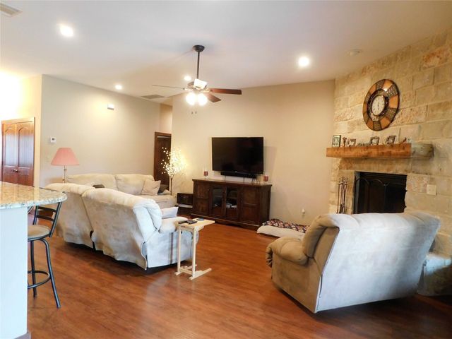 7032 Fm 1567, Lone Oak, TX 75453