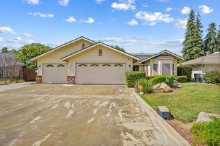 2144 E Iris Avenue, Visalia, CA 93292