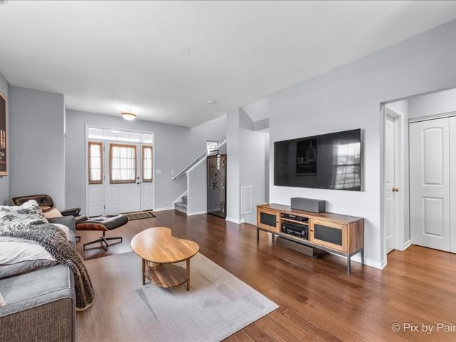 3648 Daisy Lane, Elgin, IL 60124