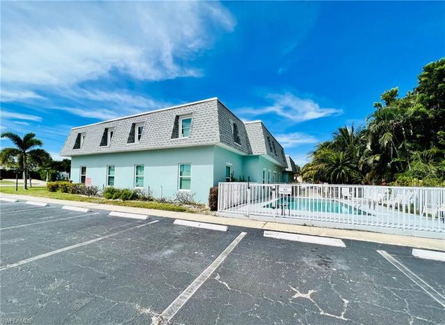 465 Bald Eagle DR 7, Marco Island, FL 34145