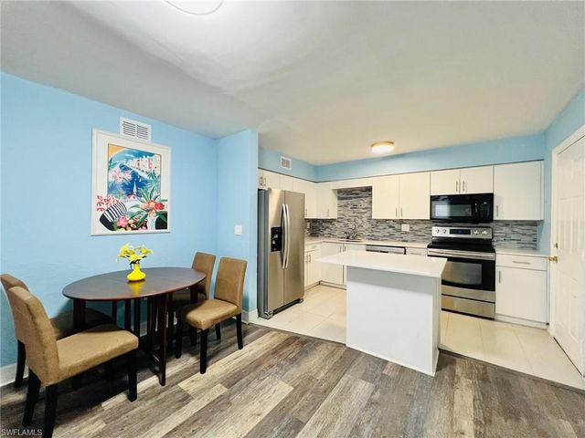 465 Bald Eagle DR 7, Marco Island, FL 34145