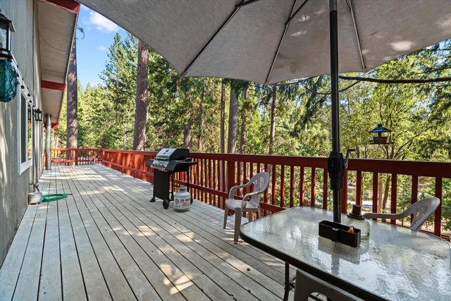 5371 Begonia Dr, Pollock Pines, CA 95726