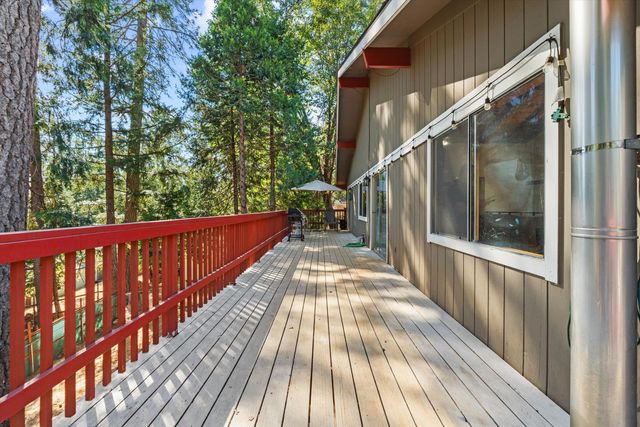 5371 Begonia Dr, Pollock Pines, CA 95726