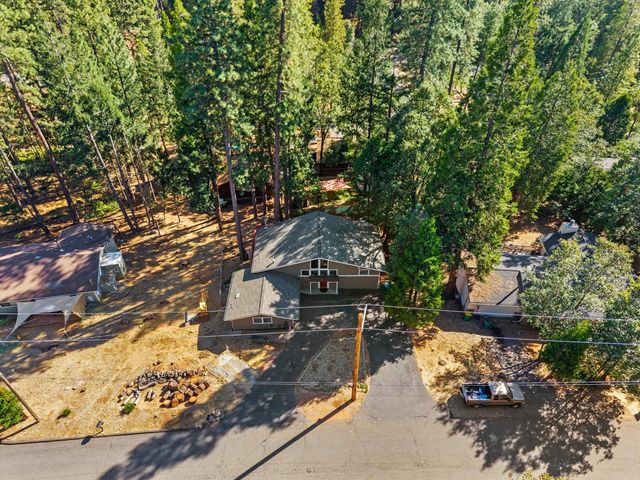 5371 Begonia Dr, Pollock Pines, CA 95726