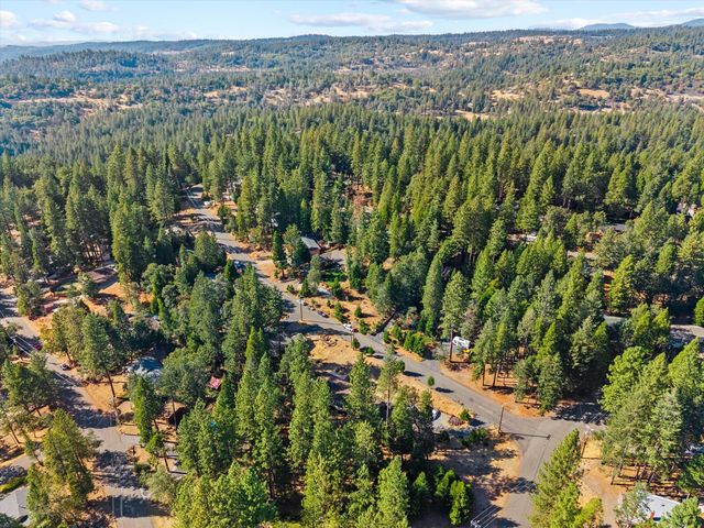 5371 Begonia Dr, Pollock Pines, CA 95726