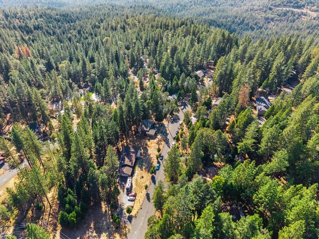 5371 Begonia Dr, Pollock Pines, CA 95726