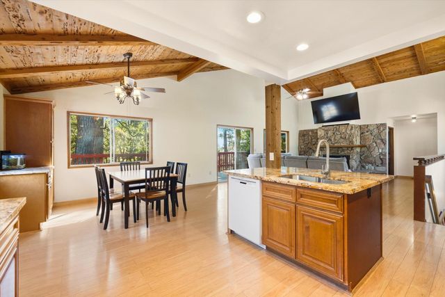 5371 Begonia Dr, Pollock Pines, CA 95726
