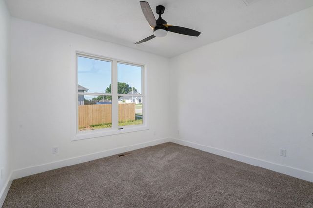 3048 W Teton Drive, Springfield, MO 65810