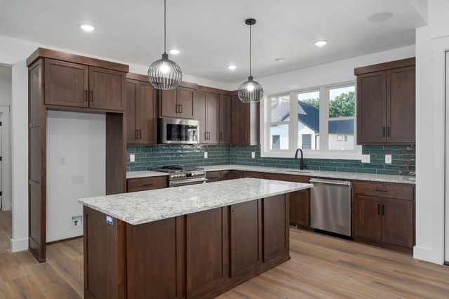 3048 W Teton Drive, Springfield, MO 65810