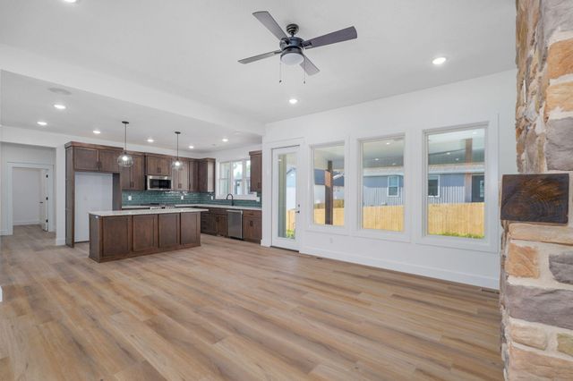3048 W Teton Drive, Springfield, MO 65810