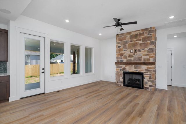 3048 W Teton Drive, Springfield, MO 65810